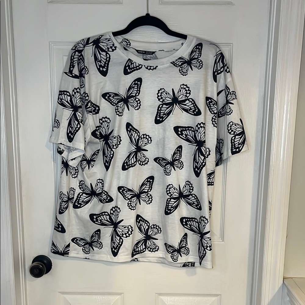 SHEIN Black and White Butterfly Print Tee